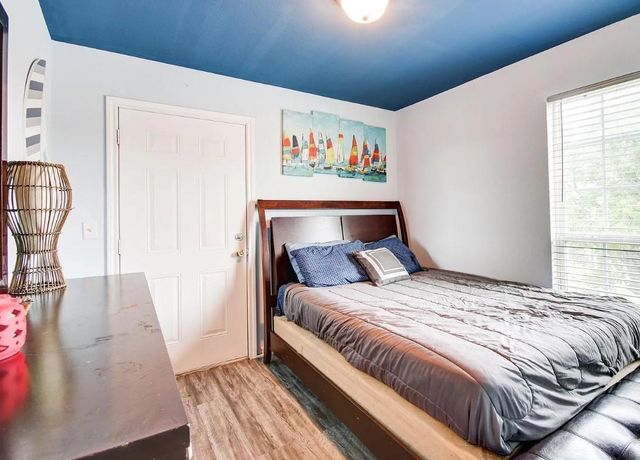 641 4th Street, Dickinson, TX 77539