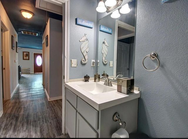 641 4th Street, Dickinson, TX 77539