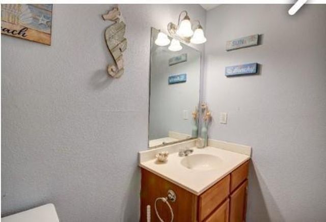 641 4th Street, Dickinson, TX 77539