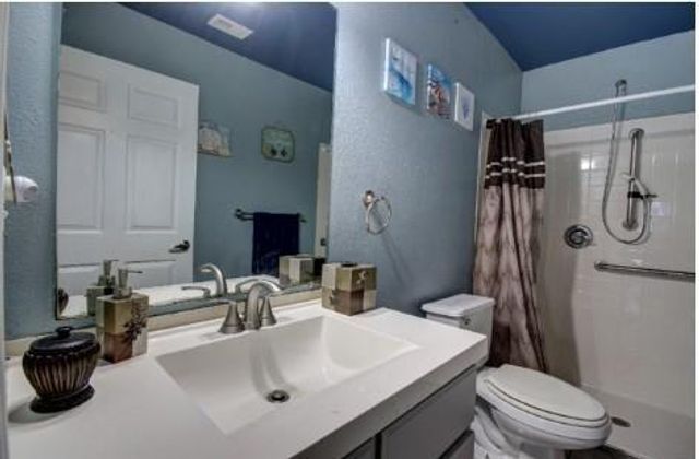 641 4th Street, Dickinson, TX 77539