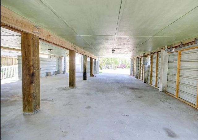 641 4th Street, Dickinson, TX 77539