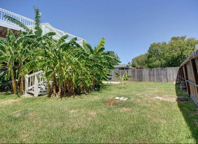 641 4th Street, Dickinson, TX 77539