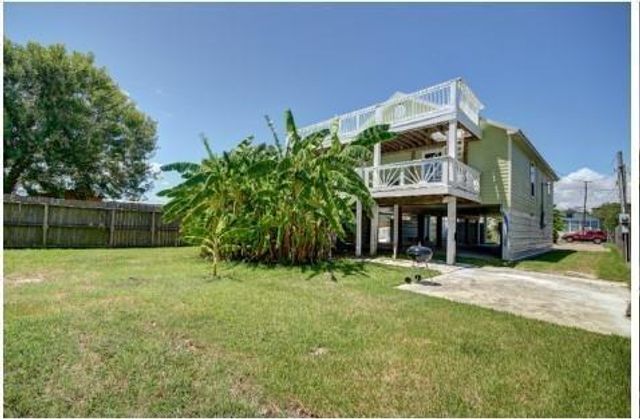 641 4th Street, Dickinson, TX 77539