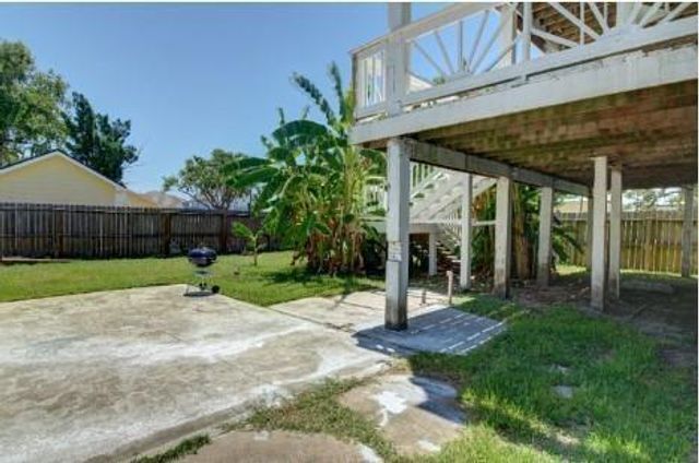 641 4th Street, Dickinson, TX 77539