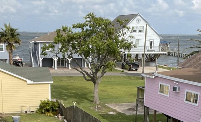 641 4th Street, Dickinson, TX 77539
