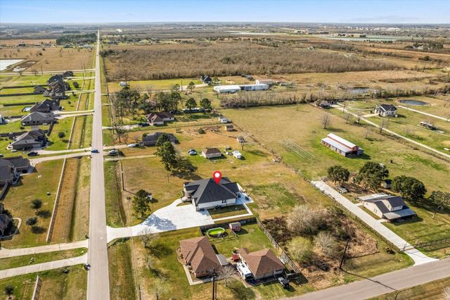 4627 County Road 63, Rosharon, TX 77583