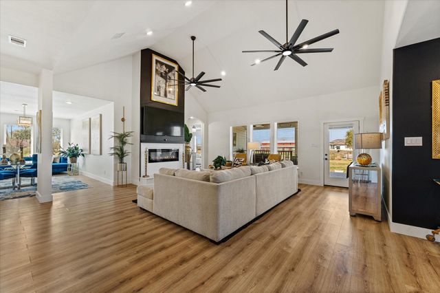 4627 County Road 63, Rosharon, TX 77583