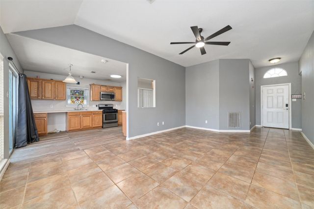 1014 Oak Glen Drive, Willis, TX 77378