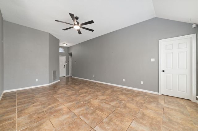 1014 Oak Glen Drive, Willis, TX 77378