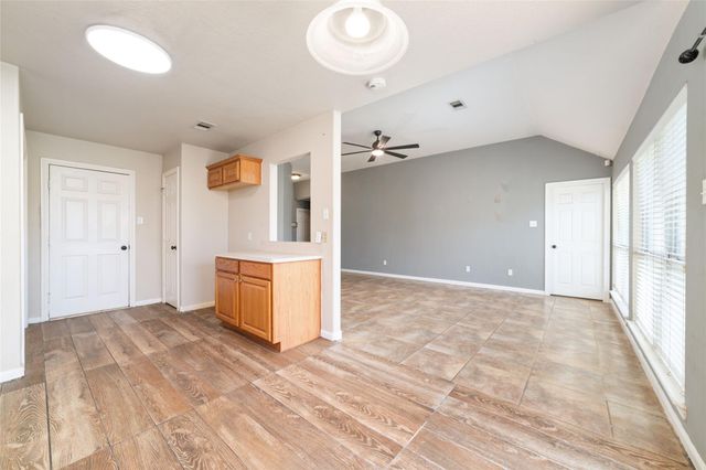 1014 Oak Glen Drive, Willis, TX 77378