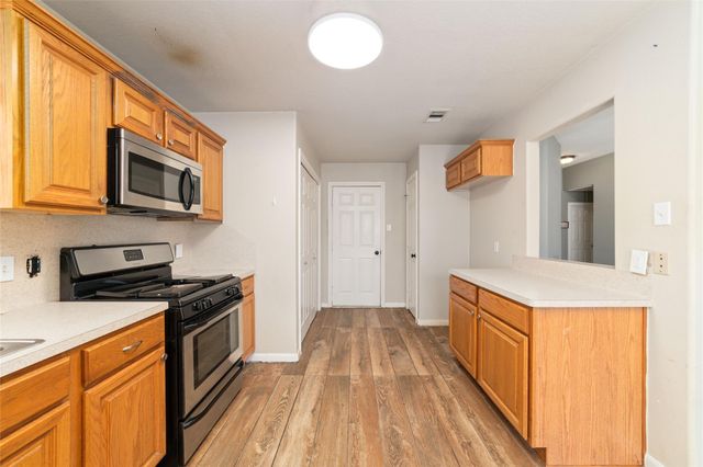 1014 Oak Glen Drive, Willis, TX 77378