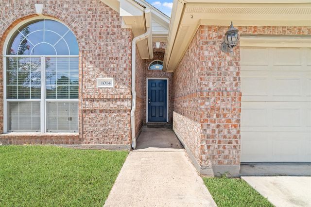 1014 Oak Glen Drive, Willis, TX 77378