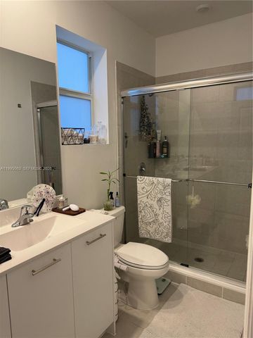 2371 NW 122nd Ter, Miami, FL 33167