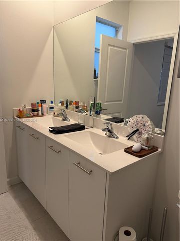 2371 NW 122nd Ter, Miami, FL 33167