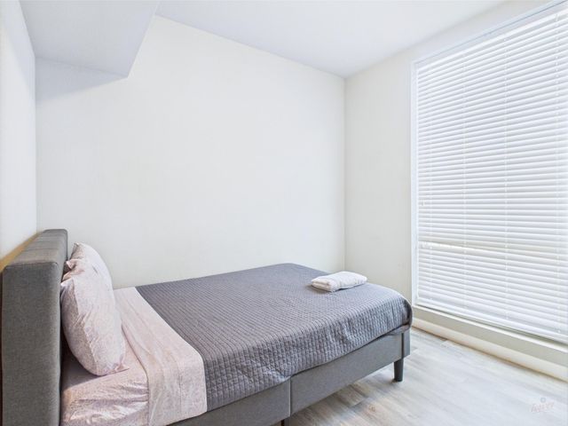 911 W 22nd ST 402, Austin, TX 78705