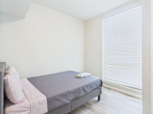 911 W 22nd ST 402, Austin, TX 78705