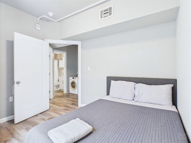 911 W 22nd ST 402, Austin, TX 78705