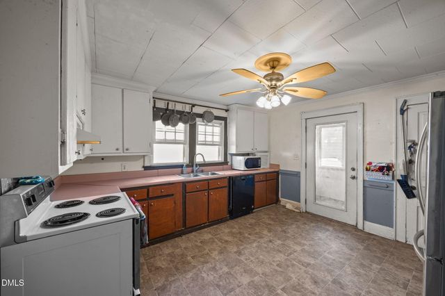 801 Whitsett Avenue, Gibsonville, NC 27249