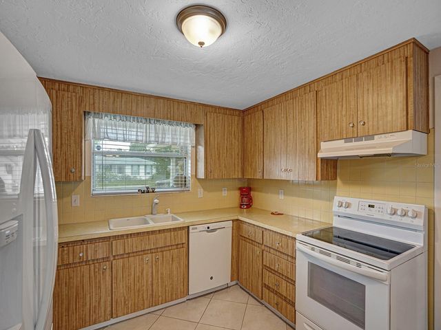 6732 WILLIAM TELL DRIVE, New Port Richey, FL 34653