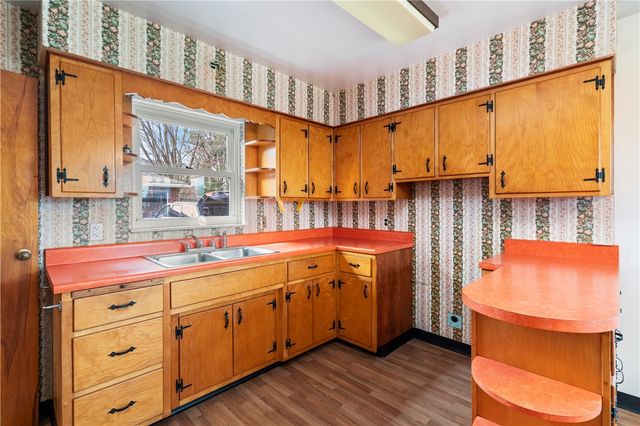 224 Eastern Dr, Lower Burrell, PA 15068