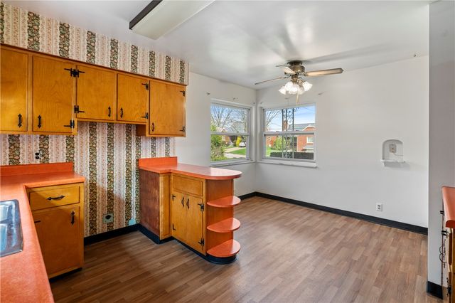 224 Eastern Dr, Lower Burrell, PA 15068