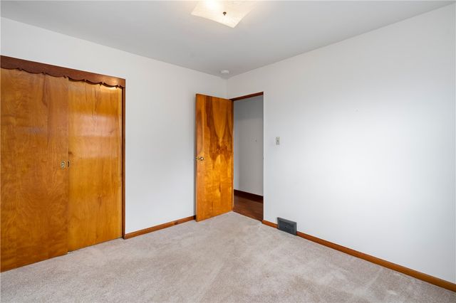 224 Eastern Dr, Lower Burrell, PA 15068