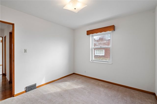 224 Eastern Dr, Lower Burrell, PA 15068