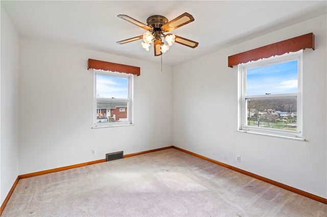 224 Eastern Dr, Lower Burrell, PA 15068