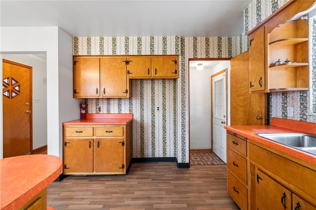 224 Eastern Dr, Lower Burrell, PA 15068
