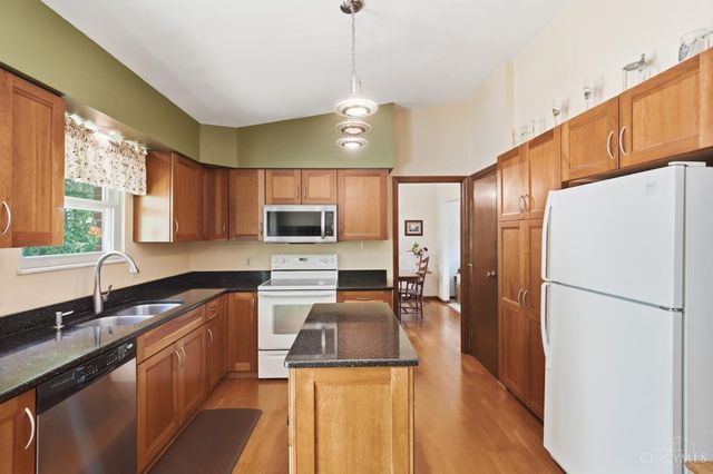 5906 Red Oak Drive, Fairfield, OH 45014