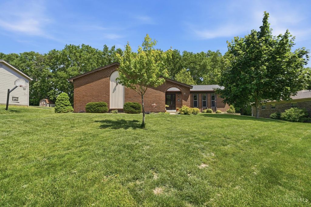 5906 Red Oak Drive, Fairfield, OH 45014
