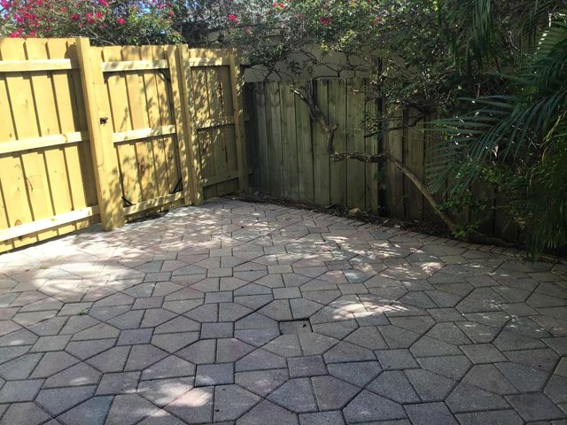 812 SE 8TH Avenue, Deerfield Beach, FL 33441