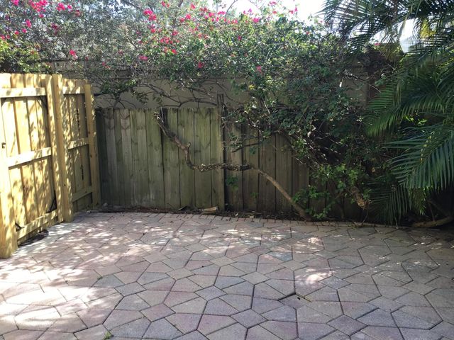 812 SE 8TH Avenue, Deerfield Beach, FL 33441