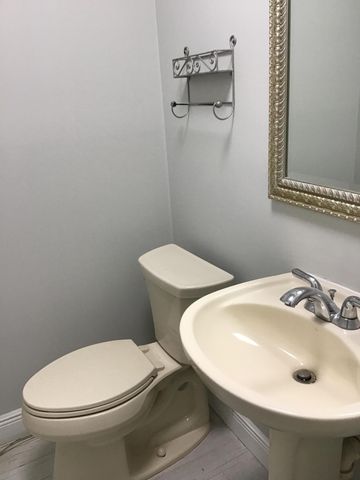 812 SE 8TH Avenue, Deerfield Beach, FL 33441