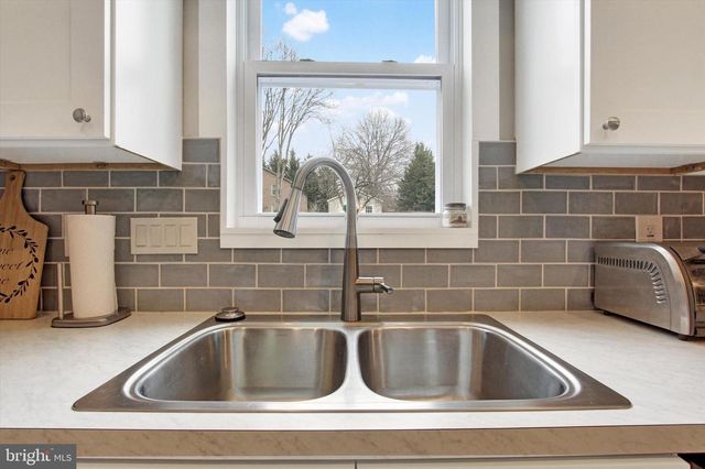 115 N WASHINGTON STREET, Shippensburg, PA 17257