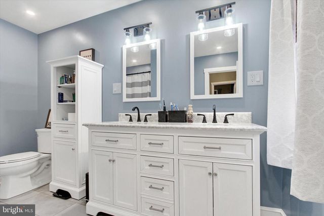 115 N WASHINGTON STREET, Shippensburg, PA 17257