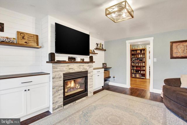 115 N WASHINGTON STREET, Shippensburg, PA 17257