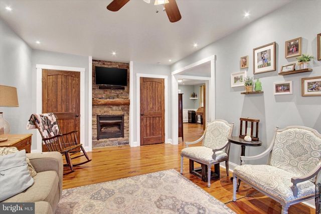 115 N WASHINGTON STREET, Shippensburg, PA 17257