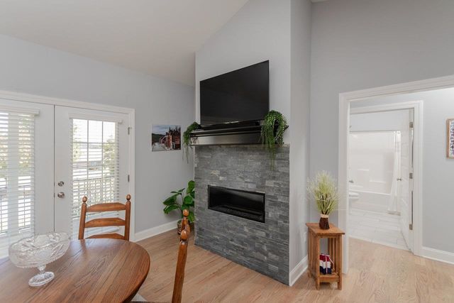 215 HEATHER LN, Staunton, VA 24401