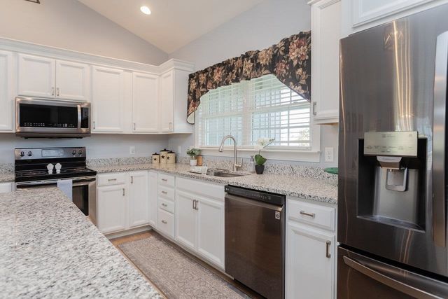 215 HEATHER LN, Staunton, VA 24401