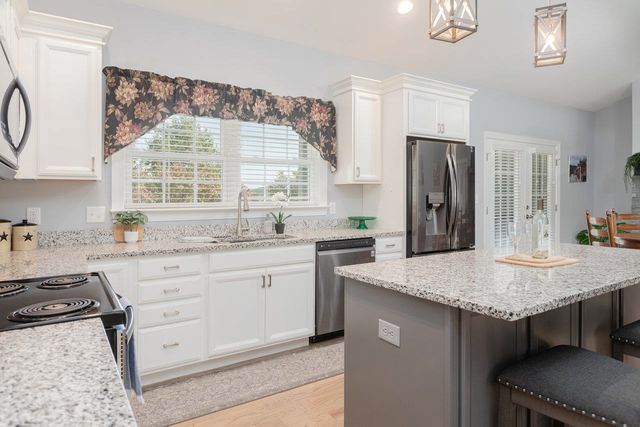 215 HEATHER LN, Staunton, VA 24401