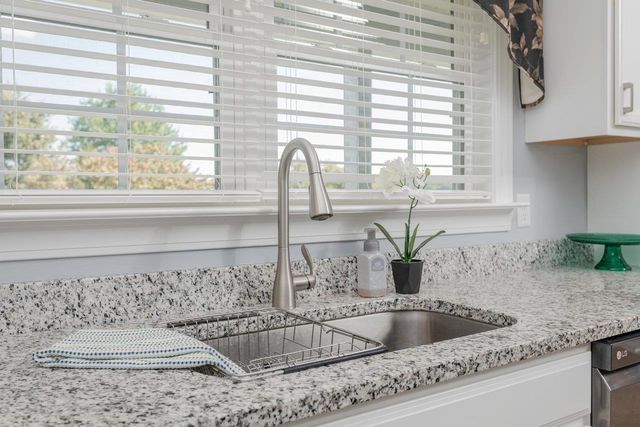 215 HEATHER LN, Staunton, VA 24401