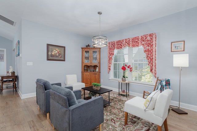 215 HEATHER LN, Staunton, VA 24401