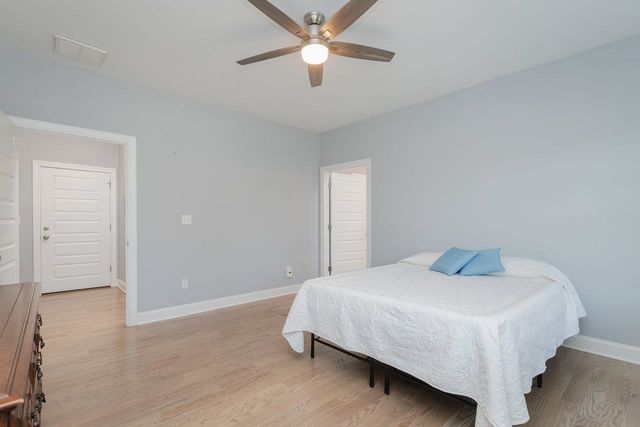 215 HEATHER LN, Staunton, VA 24401