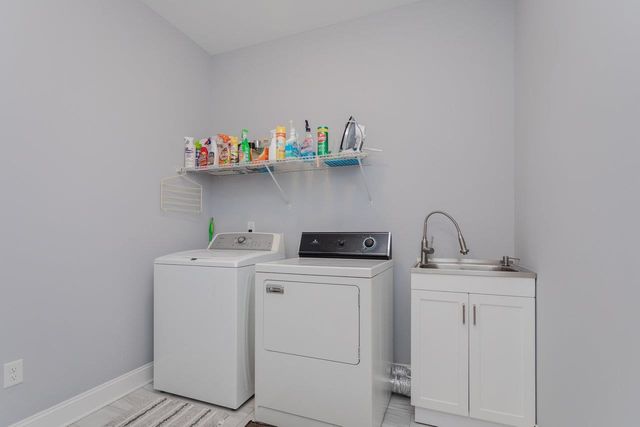 215 HEATHER LN, Staunton, VA 24401