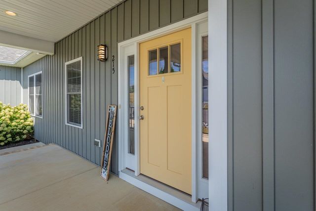 215 HEATHER LN, Staunton, VA 24401