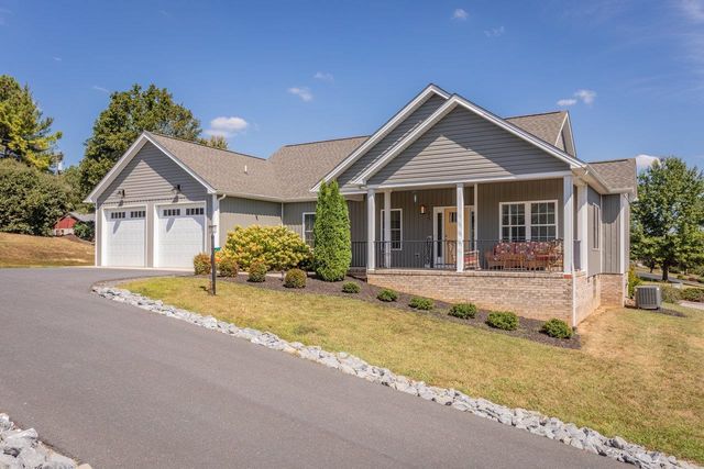 215 HEATHER LN, Staunton, VA 24401