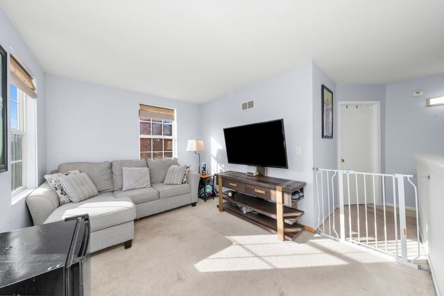 125 Presidential Boulevard, Oswego, IL 60543