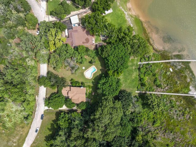 2565 Castle Circle, Fort Worth, TX 76108