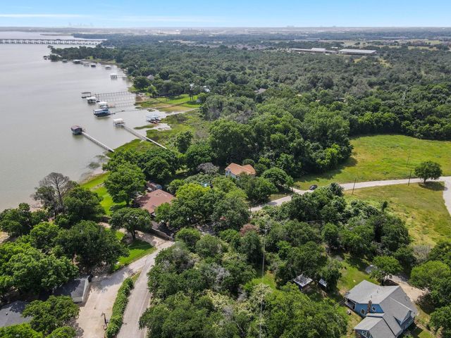 2565 Castle Circle, Fort Worth, TX 76108